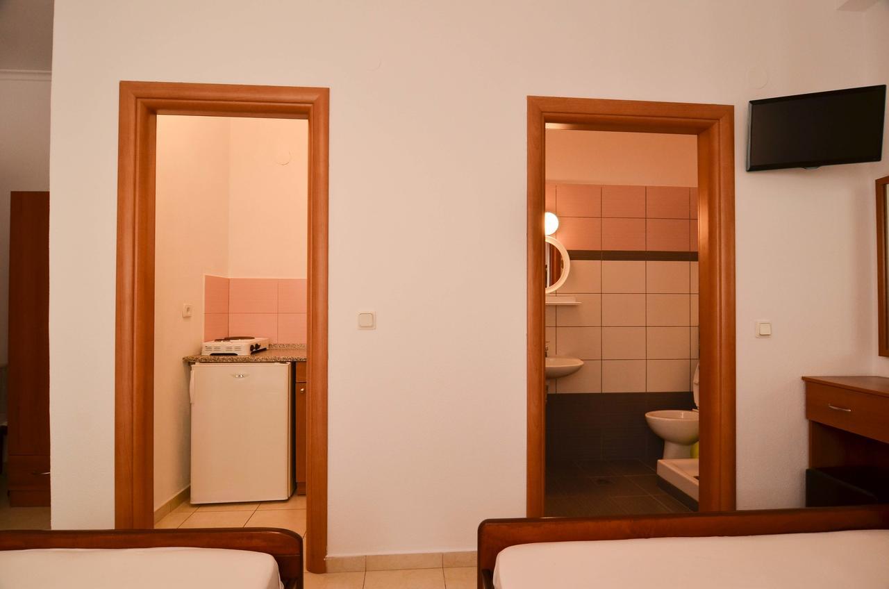 Giannis Hotel Paralía Exteriör bild