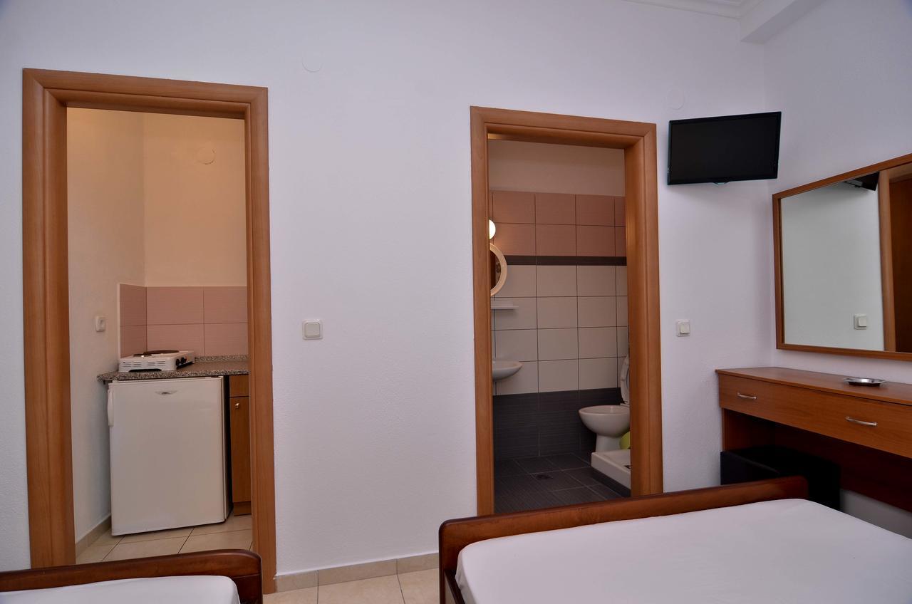 Giannis Hotel Paralía Exteriör bild