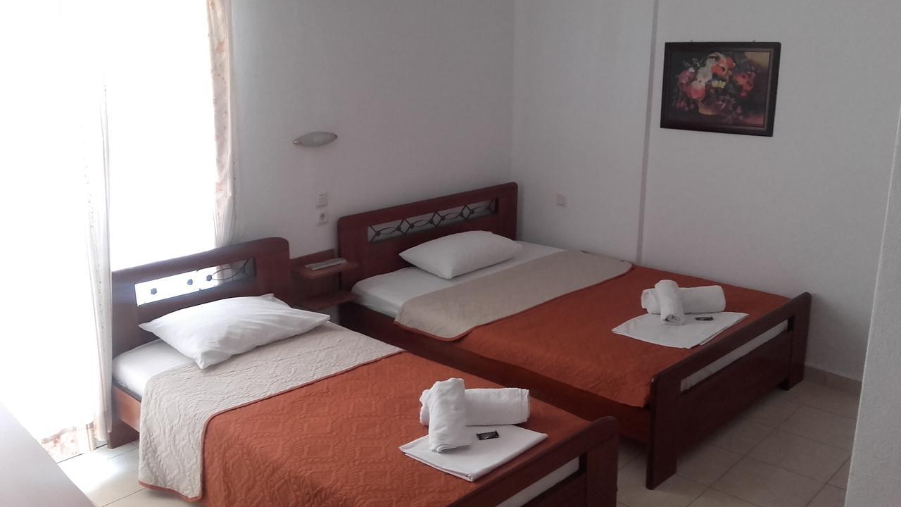 Giannis Hotel Paralía Exteriör bild